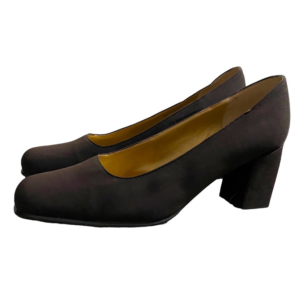 Touch of Nina Pumps